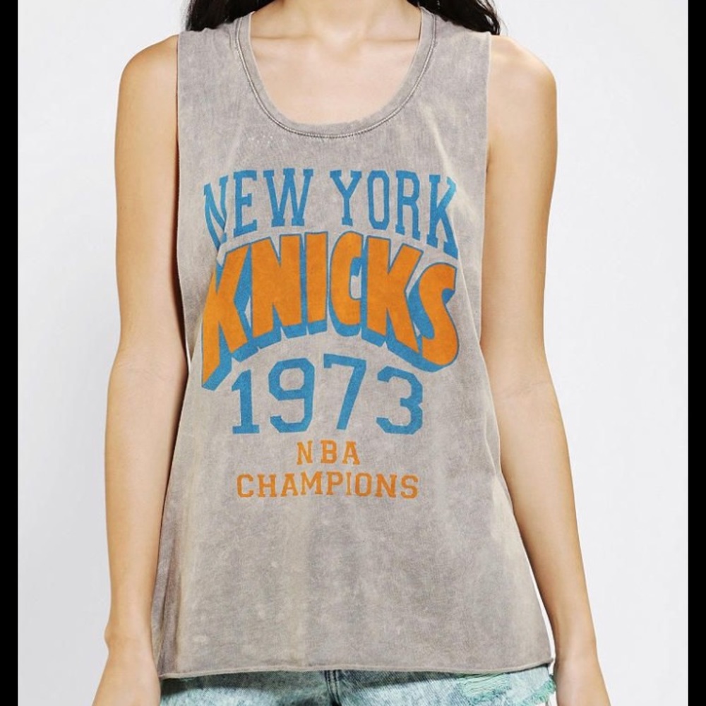 🏀 URBAN OUTFITTERS Knicks muscle tee xsmall